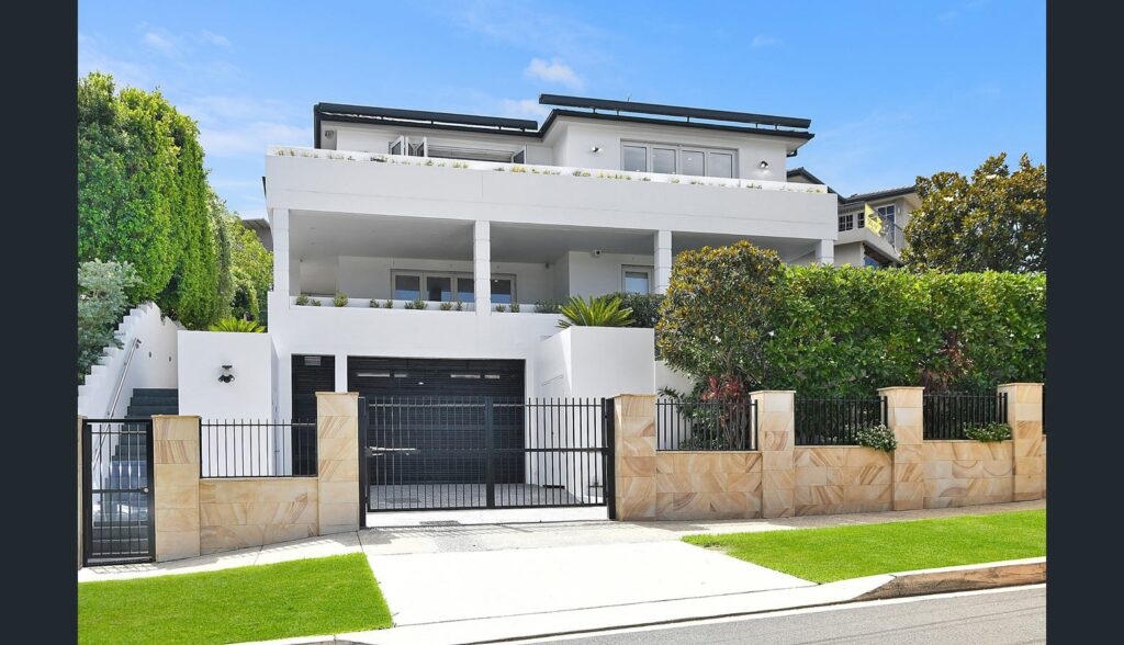 8 Bedroom Luxury Home With 10 Car Garage